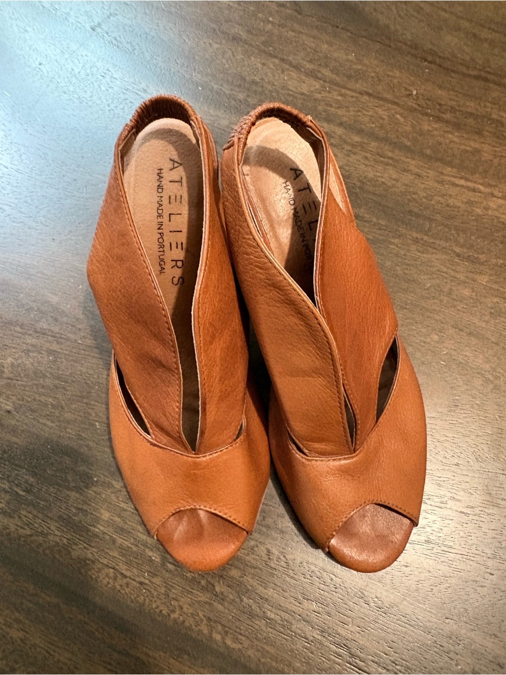 Women's Tan Leather Peep-Toe heels